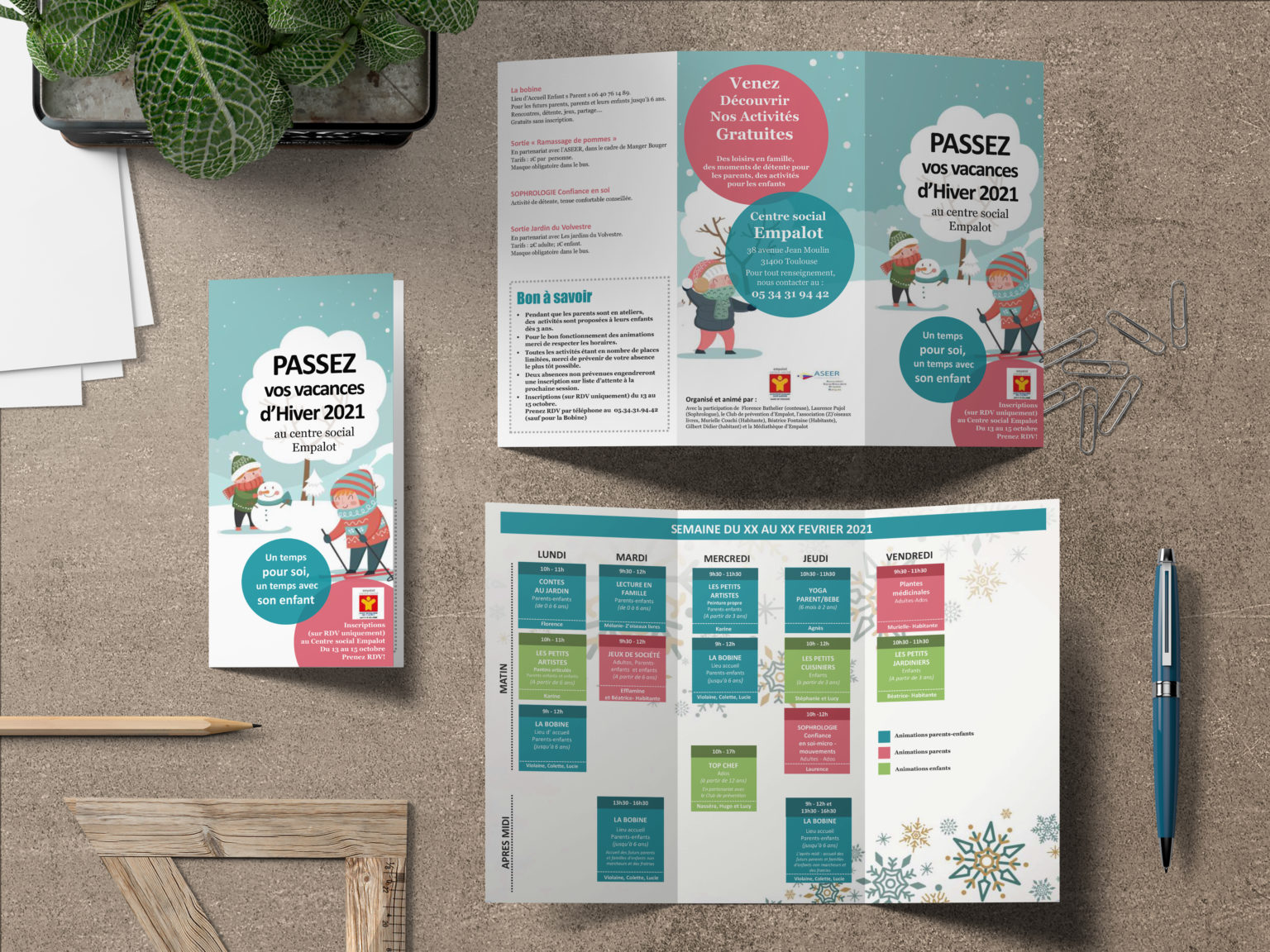 Mockup du Dépliant du Programme d'hiver du centre sociale Empalot pour les vacances scolaires "Un temps pour soi, un temps avec son enfant " depuis 2021.