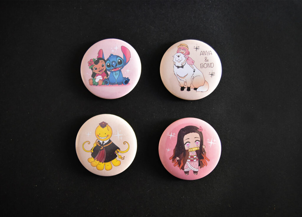 4 Badges manga lilo et stitch_disney, Anya et Bond _Spy x Family, M. Koro_Assassination Classroom, Nezuko_Demon Slayer